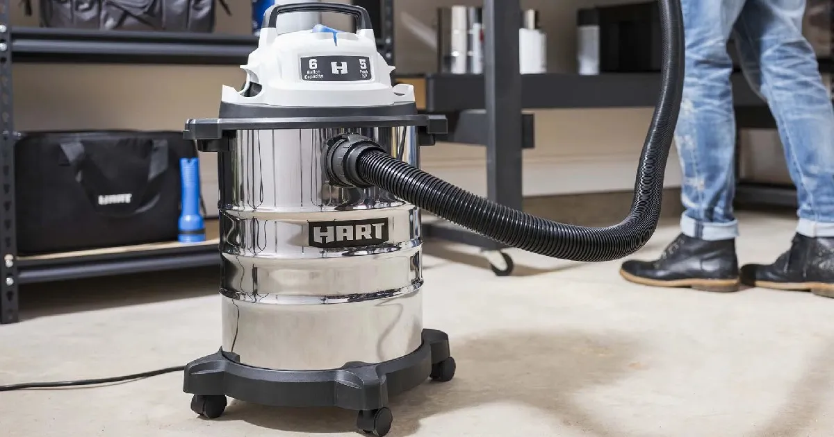 HART 6-Gallon Wet/Dry Vacuum at Walmart