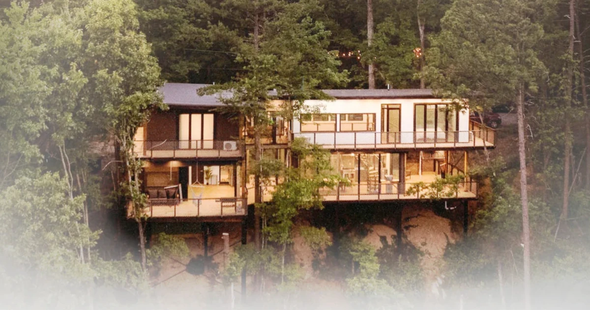 Skyview Treehouse 7-Day Stay Sweepstakes